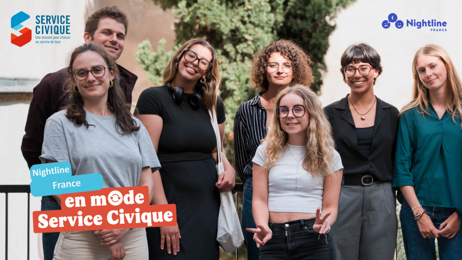 groupe de volontaires avec tuteurs