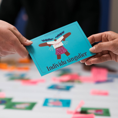 2023 - Naissance de la Fresque de la santé mentale® Après une étude préliminaire au premier semestre 2023, l'association développe la Fresque de la santé mentale®, notamment grâce au soutien de la fondation Sisley d’Ornano et avec la contribution de Psycom pour la conception.
