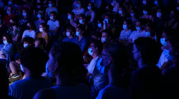 Vous étiez près de 200 à vous joindre à nous pour assister au spectacle "Joyeux anniversaire Jean" de Fanny Ruwet