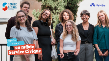 groupe de volontaires avec tuteurs